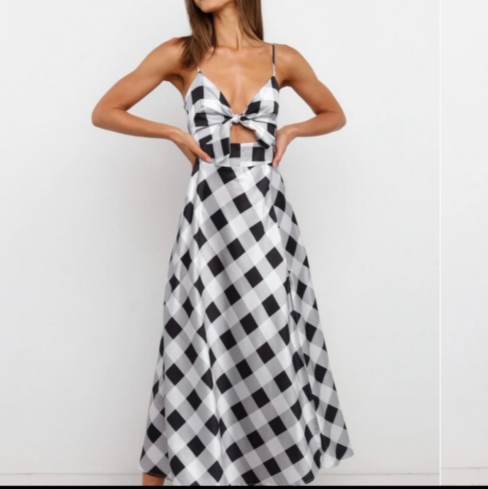 MOVING: MAKE OFFER! Petal & Pup Rosem Dress